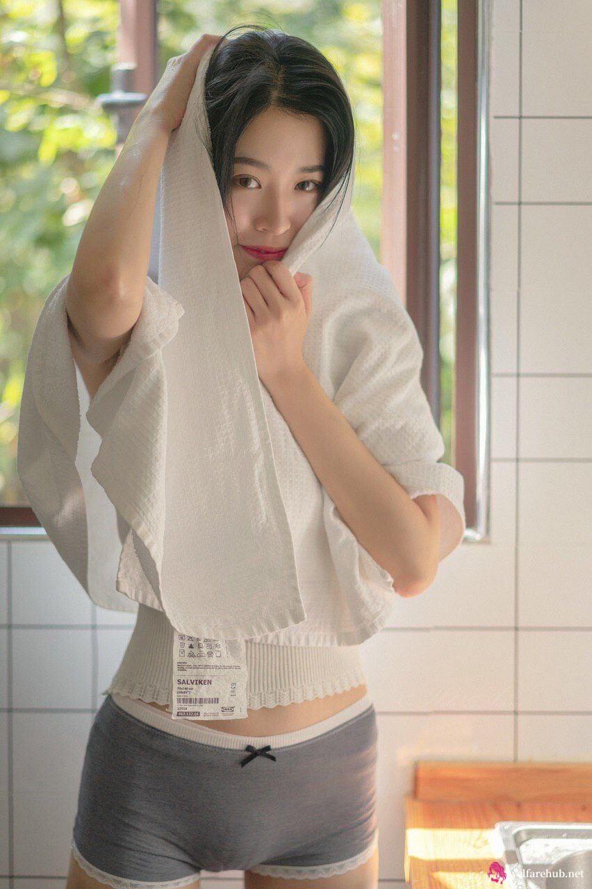 月抛美瞳美瞳推荐！崇拜哥哥马般大屌的弟媳